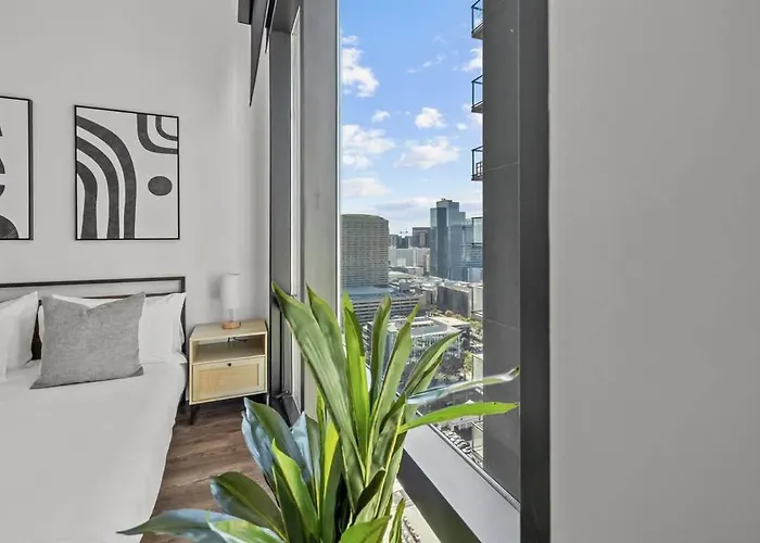 Boulevard Modern Highrise Stu Sky Pool Parking Gym 01 Apartment Phoenix