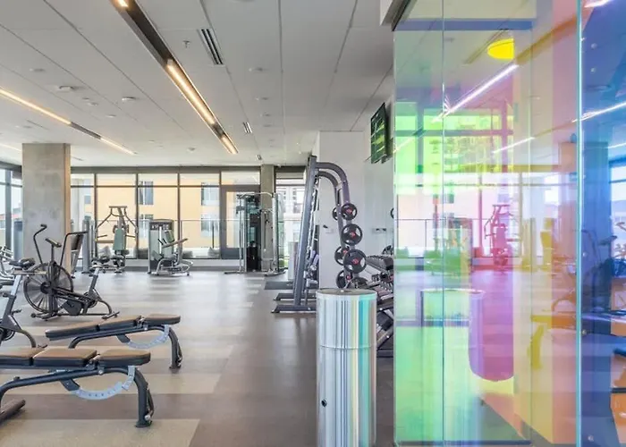 Boulevard Modern Highrise Stu Sky Pool Parking Gym 01