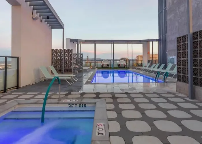 Apartment Boulevard Modern Highrise Stu Sky Pool Parking Gym 01 *
