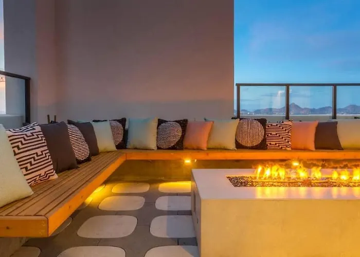 Boulevard Modern Highrise Stu Sky Pool Parking Gym 01 *